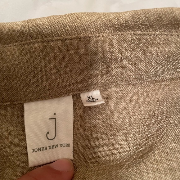 Great Condition Jones New York Jacket - Picture 6 of 8